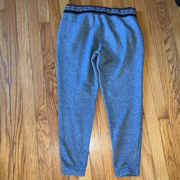 American Eagle Joggers - Picture 4 of 6